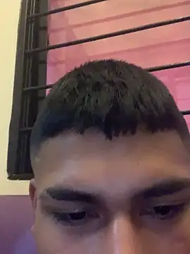 Emiliano Reyes online show from November 2025 01:49:01 AM