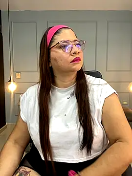 Orianabluee  online show from October 2025 02:56:01 AM