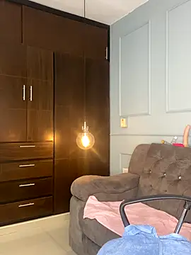 Orianabluee  online show from November 2025 03:18:02 AM