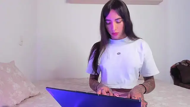 valeriahornier online show from April 2026 01:42:02 AM