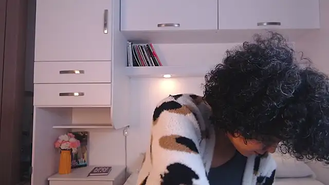 MartiRuis10 online show from October 2025 08:41:02 PM