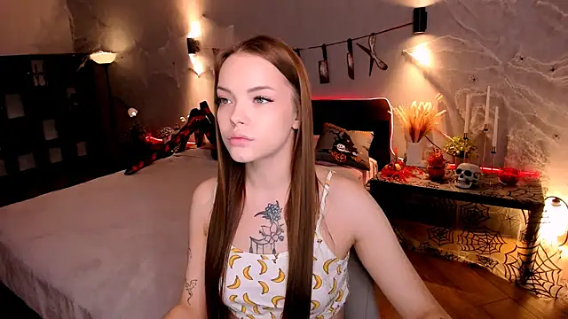 MelissaBell  online show from October 2025 02:04:02 AM