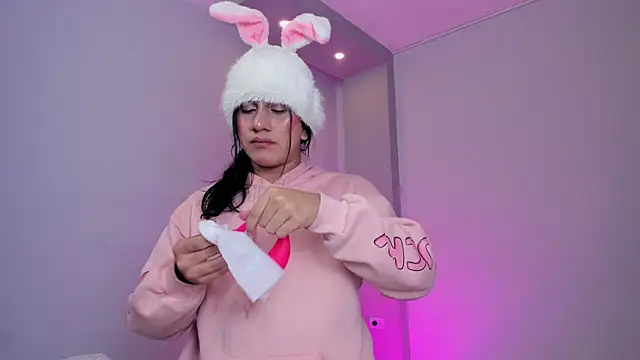 stefy bratz online show from April 2026 04:29:01 AM