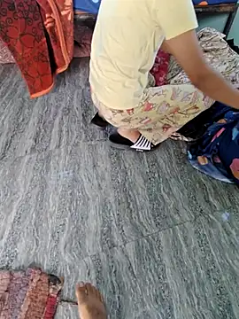 Young Couple   online show from October 2025 05:19:02 AM