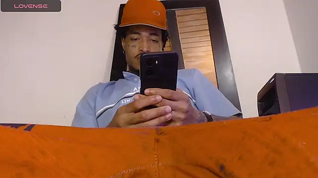 Snapshot of Anaconda_larga chatting on May 2026 12:13:01 PM Anaconda larga online show from May 2026 12:13:01 PM