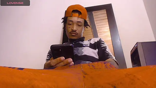 Snapshot of Anaconda_larga chatting on May 2026 12:36:02 PM Anaconda larga online show from May 2026 12:36:02 PM