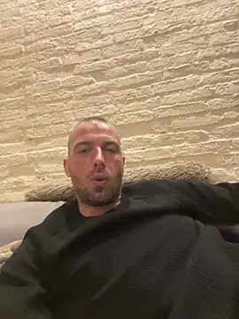 Snapshot of Rotteei1 chatting on October 2025 05:24:02 PM Rotteei1 online show from October 2025 05:24:02 PM