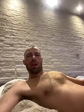 Snapshot of Rotteei1 chatting on November 2025 05:34:01 AM Rotteei1 online show from November 2025 05:34:01 AM