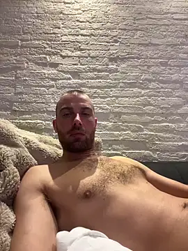 Snapshot of Rotteei1 chatting on November 2025 09:15:02 PM Rotteei1 online show from November 2025 09:15:02 PM