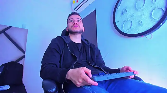 mike 257 online show from February 2026 11:37:02 AM