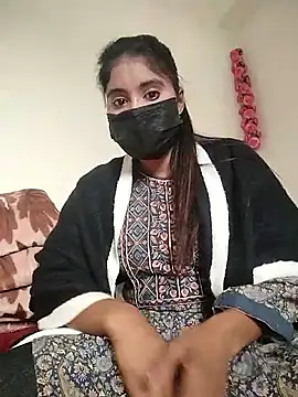 Snapshot of Hot_Angle chatting on December 2025 05:35:02 AM Hot Angle online show from December 2025 05:35:02 AM