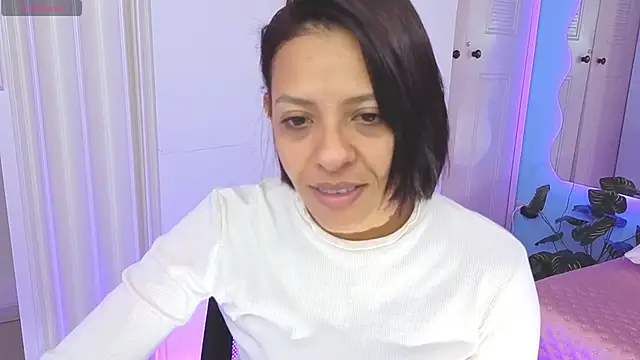 Aria Russo online show from February 2026 03:32:02 PM