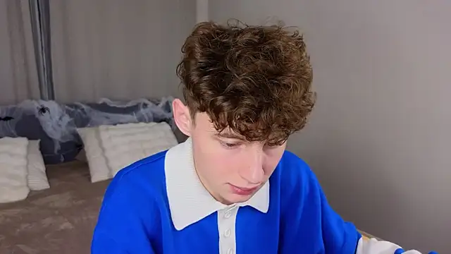 crisp1n online show from November 2025 03:01:02 PM