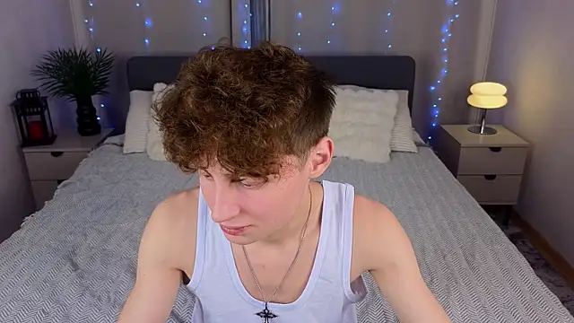 crisp1n online show from November 2025 09:32:01 PM