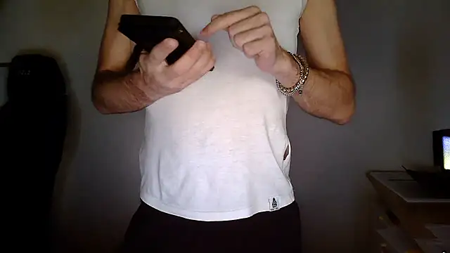 Snapshot of topg84 chatting on July 2026 02:21:01 PM topg84 online show from July 2026 02:21:01 PM