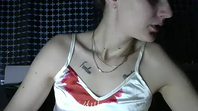 Snapshot of Err_Ass chatting on October 2025 07:03:01 PM Err Ass online show from October 2025 07:03:01 PM