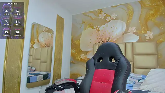 NahomiWalker  online show from February 2026 08:41:02 PM