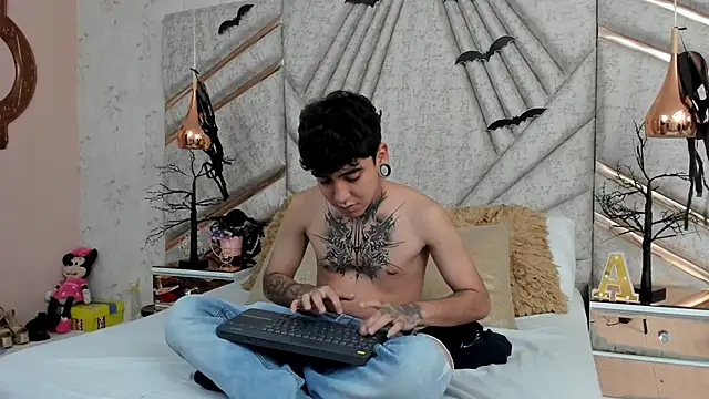 SantiOlsen online show from November 2025 03:41:01 AM