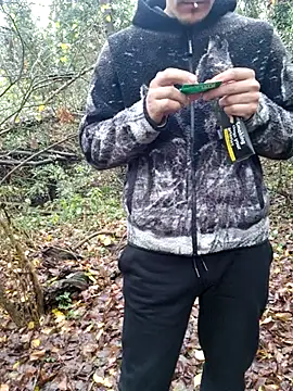 bbyxklaus online show from November 2025 11:29:01 AM