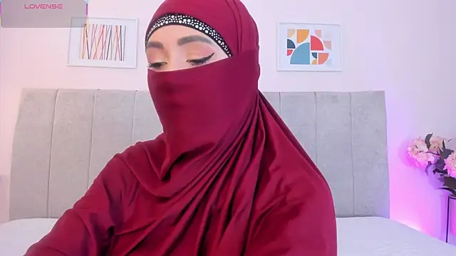 fatiima  online show from April 2026 07:07:01 PM