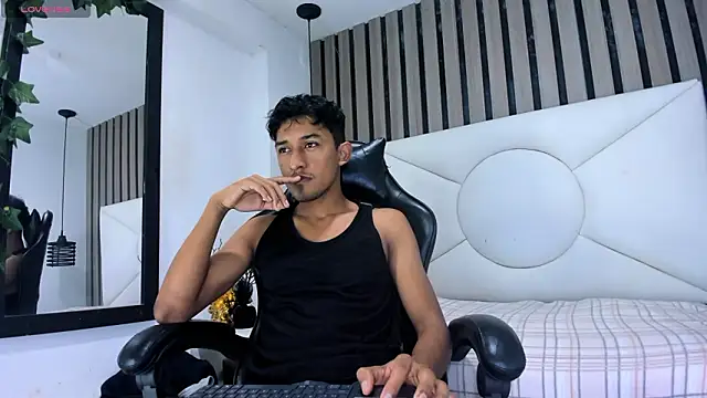 Natzuki 1 online show from February 2026 12:01:01 PM