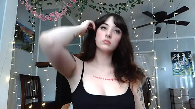 Snapshot of Trickylucy555 chatting on July 2026 07:49:02 PM Trickylucy555 online show from July 2026 07:49:02 PM