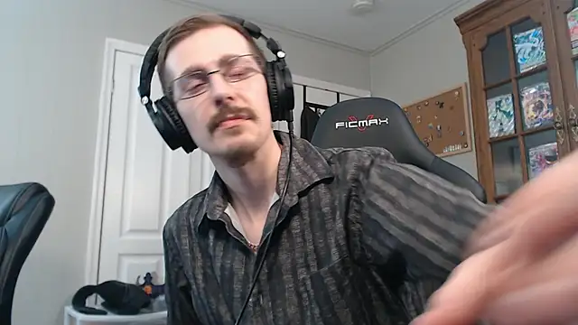 Snapshot of CasuallyCorrupt chatting on November 2025 07:09:02 AM CasuallyCorrupt online show from November 2025 07:09:02 AM