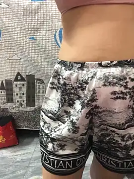 HinayLa online show from December 2025 09:10:02 PM