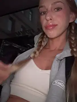 kira mia online show from March 2026 04:02:02 PM