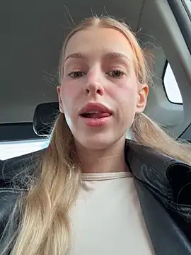 kira mia online show from March 2026 03:56:01 PM