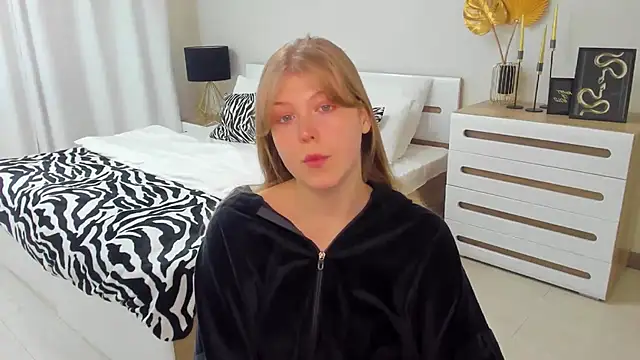 Snapshot of Stella_Light chatting on November 2025 04:23:01 AM Stella Light online show from November 2025 04:23:01 AM