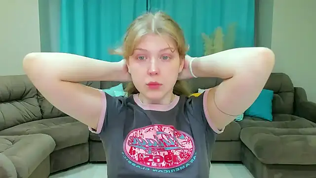 Snapshot of Stella_Light chatting on November 2025 04:28:02 AM Stella Light online show from November 2025 04:28:02 AM