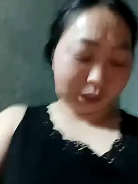 Snapshot of suka-bibi chatting on November 2025 01:33:02 PM suka-bibi online show from November 2025 01:33:02 PM