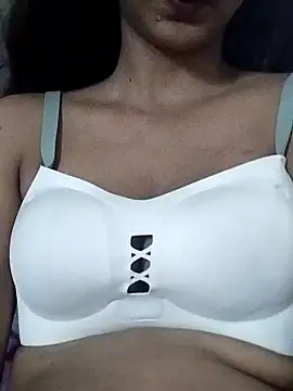 Snapshot of Aaliya_BigBoobs_1 chatting on June 2026 08:42:01 AM Aaliya BigBoobs 1 online show from June 2026 08:42:01 AM