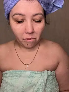 Love  Mom online show from November 2025 04:34:02 PM