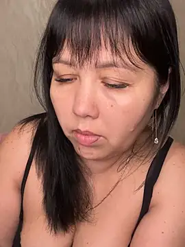 Love  Mom online show from November 2025 03:45:01 PM