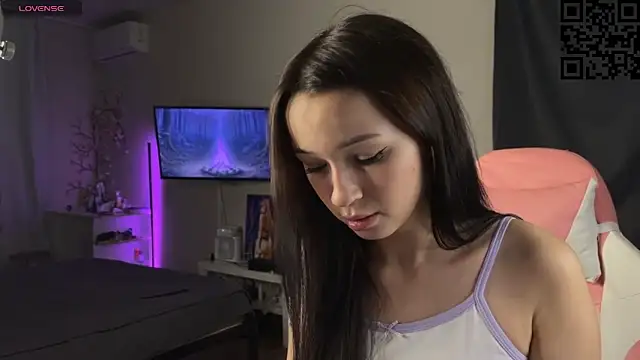 ella simons online show from November 2025 12:32:02 AM