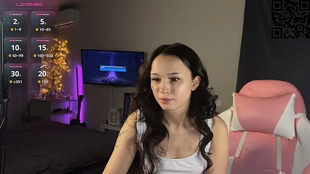 ella simons online show from November 2025 01:05:01 AM