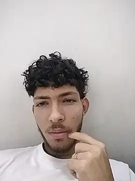 Snapshot of LyliaWood chatting on December 2025 02:17:01 AM LyliaWood online show from December 2025 02:17:01 AM