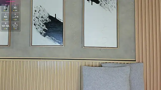 Lily Vale online show from November 2025 07:23:02 PM