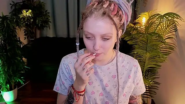 Kiki shay online show from November 2025 01:32:02 PM