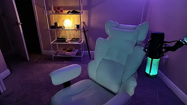 Snapshot of AngieFae_ chatting on February 2026 02:40:01 AM AngieFae online show from February 2026 02:40:01 AM