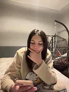 Snapshot of Brunnettebabe007 chatting on November 2025 11:51:01 PM Brunnettebabe007 online show from November 2025 11:51:01 PM