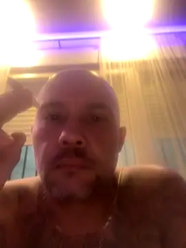 Snapshot of gitanoMad chatting on November 2025 10:34:02 PM gitanoMad online show from November 2025 10:34:02 PM