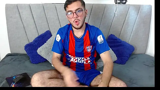 Snapshot of Zac_Golden chatting on November 2025 02:21:01 AM Zac Golden online show from November 2025 02:21:01 AM