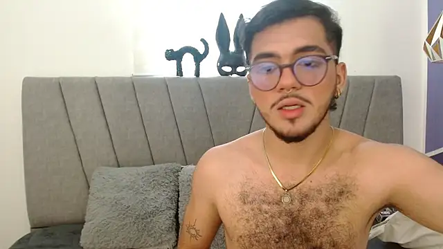 Snapshot of Zac_Golden chatting on November 2025 08:41:02 PM Zac Golden online show from November 2025 08:41:02 PM