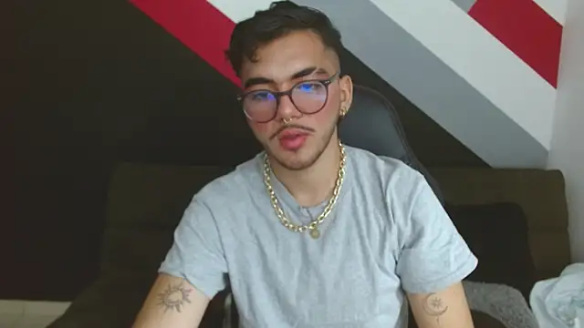 Snapshot of Zac_Golden chatting on November 2025 11:37:01 PM Zac Golden online show from November 2025 11:37:01 PM