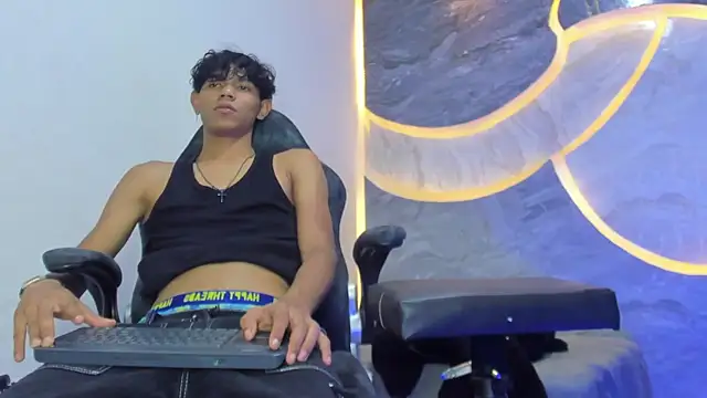 Sex Boy 33  online show from November 2025 03:49:02 AM