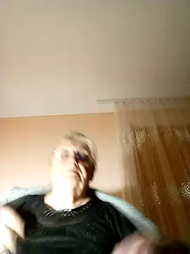 AmyLove353 online show from November 2025 09:15:01 PM