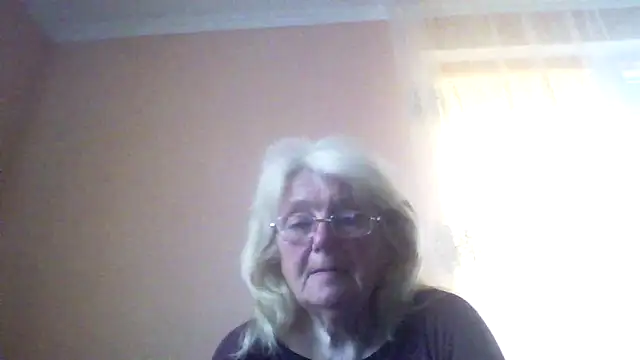 Snapshot of AmyLove353 chatting on May 2026 04:51:02 AM AmyLove353 online show from May 2026 04:51:02 AM